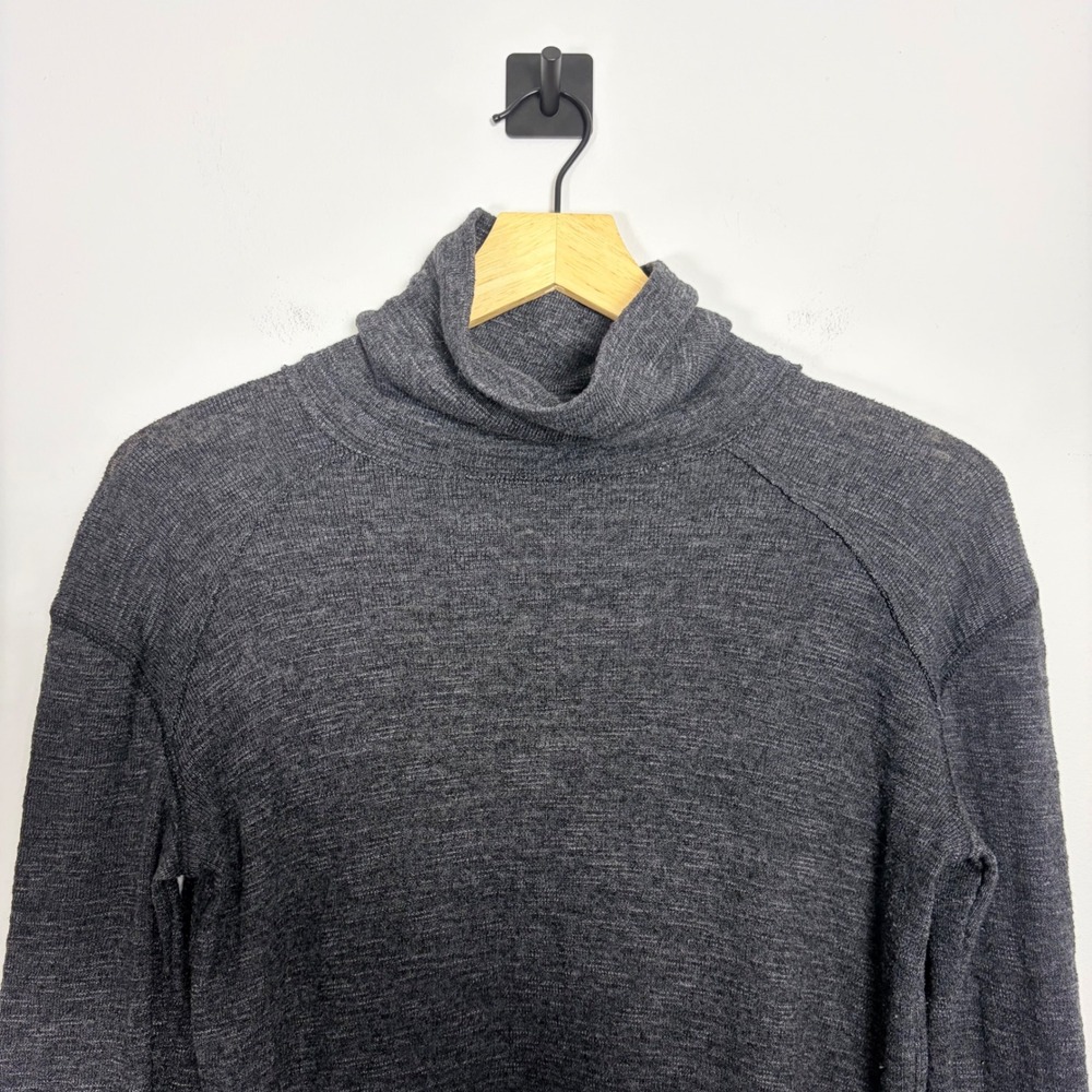 Free People We The Free Grey Long Sleeve Turtleneck Split Back Sweater‎ XS - Picture 3 of 7